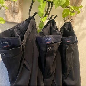 Dockers Men’s Relaxed Fit Pants W44 L32 (3 Pack)